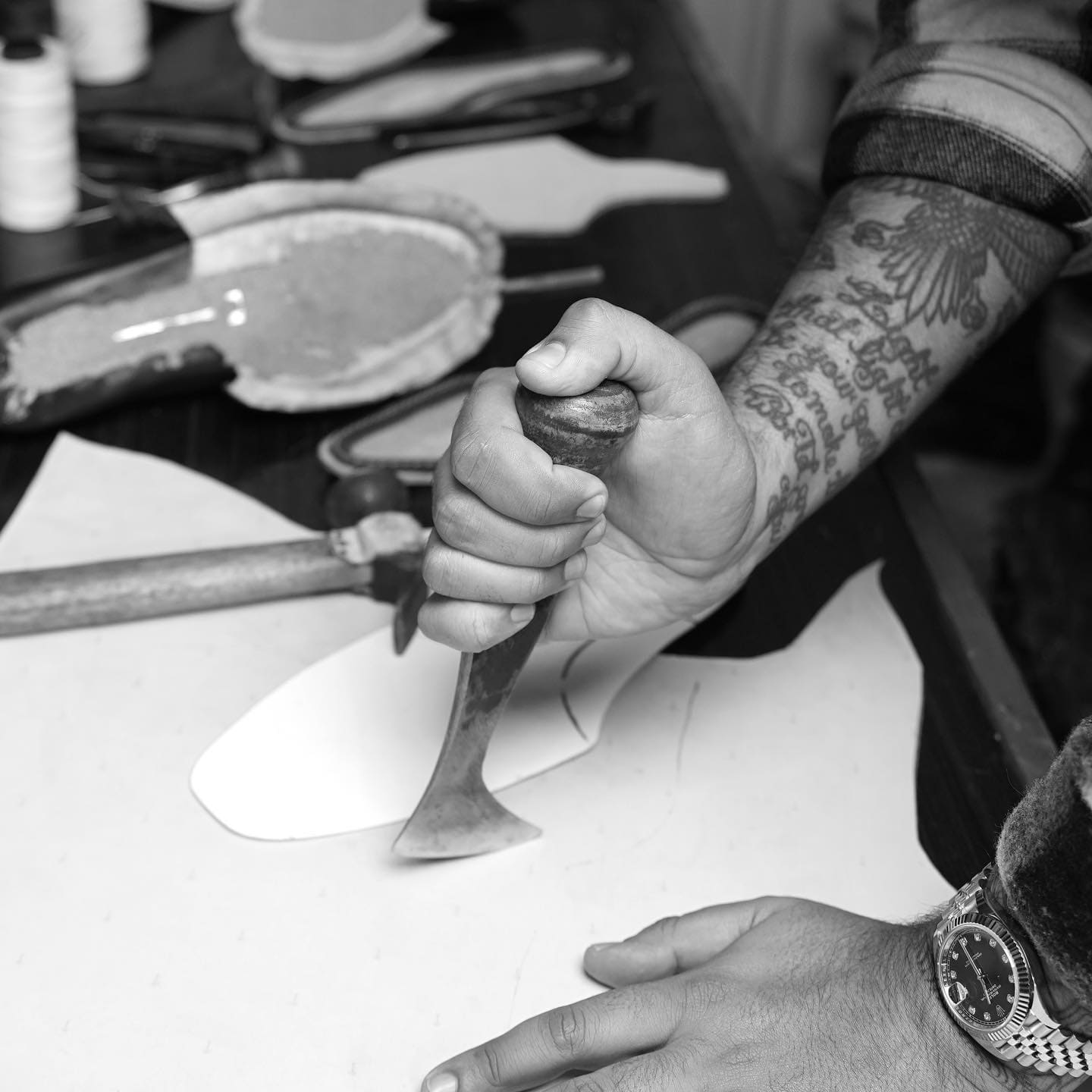noirtide shoes making