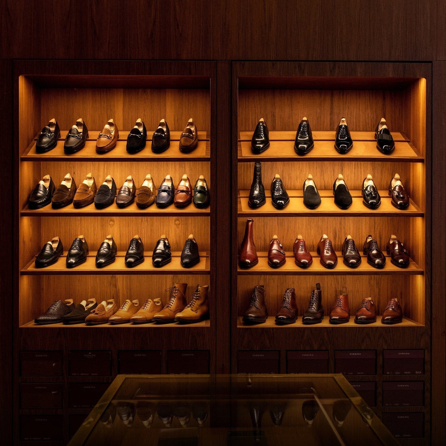 noirtide footwear in shop
