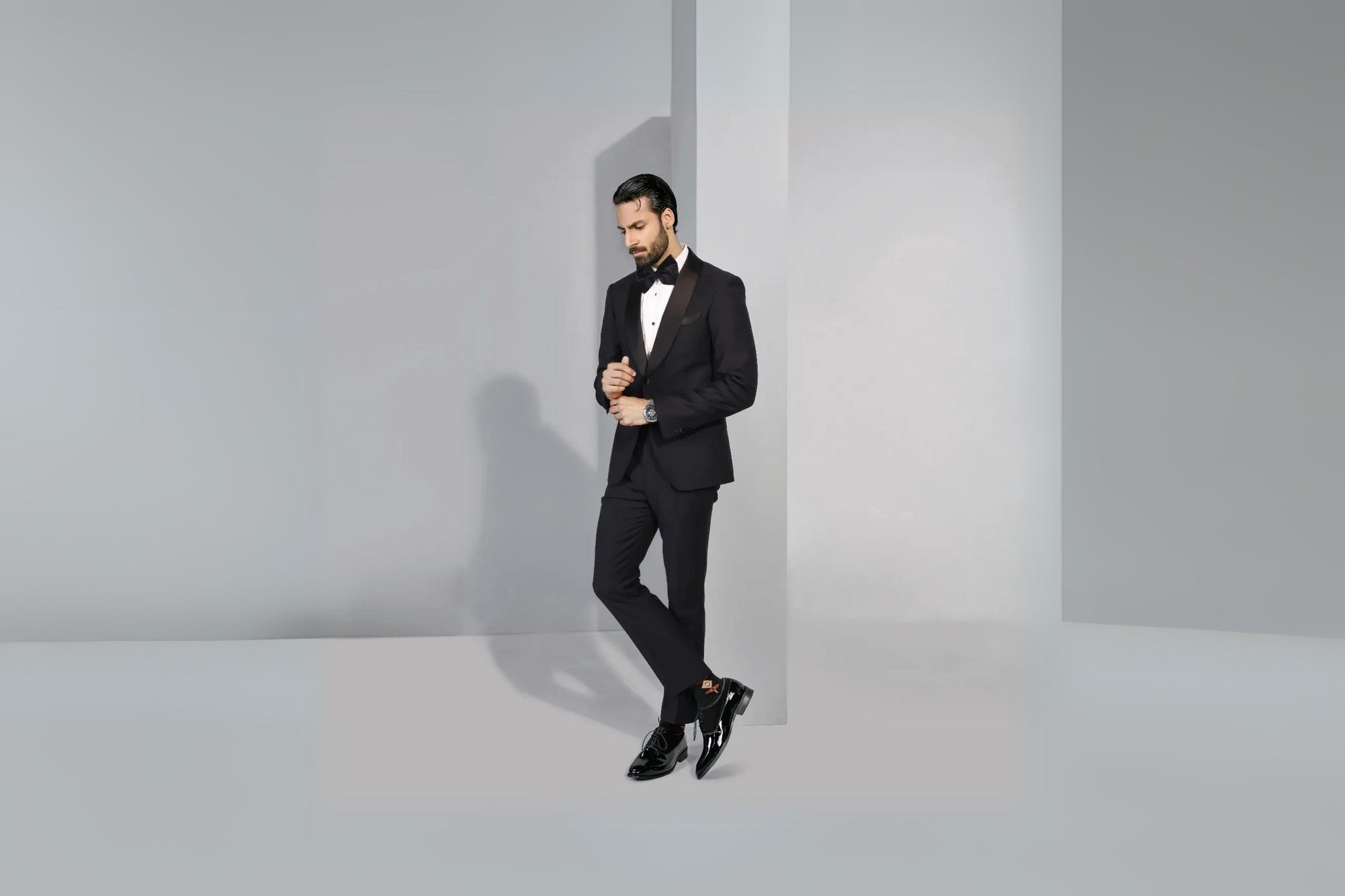 Bespoke Black Patent Leather Wholecut Men Shoes