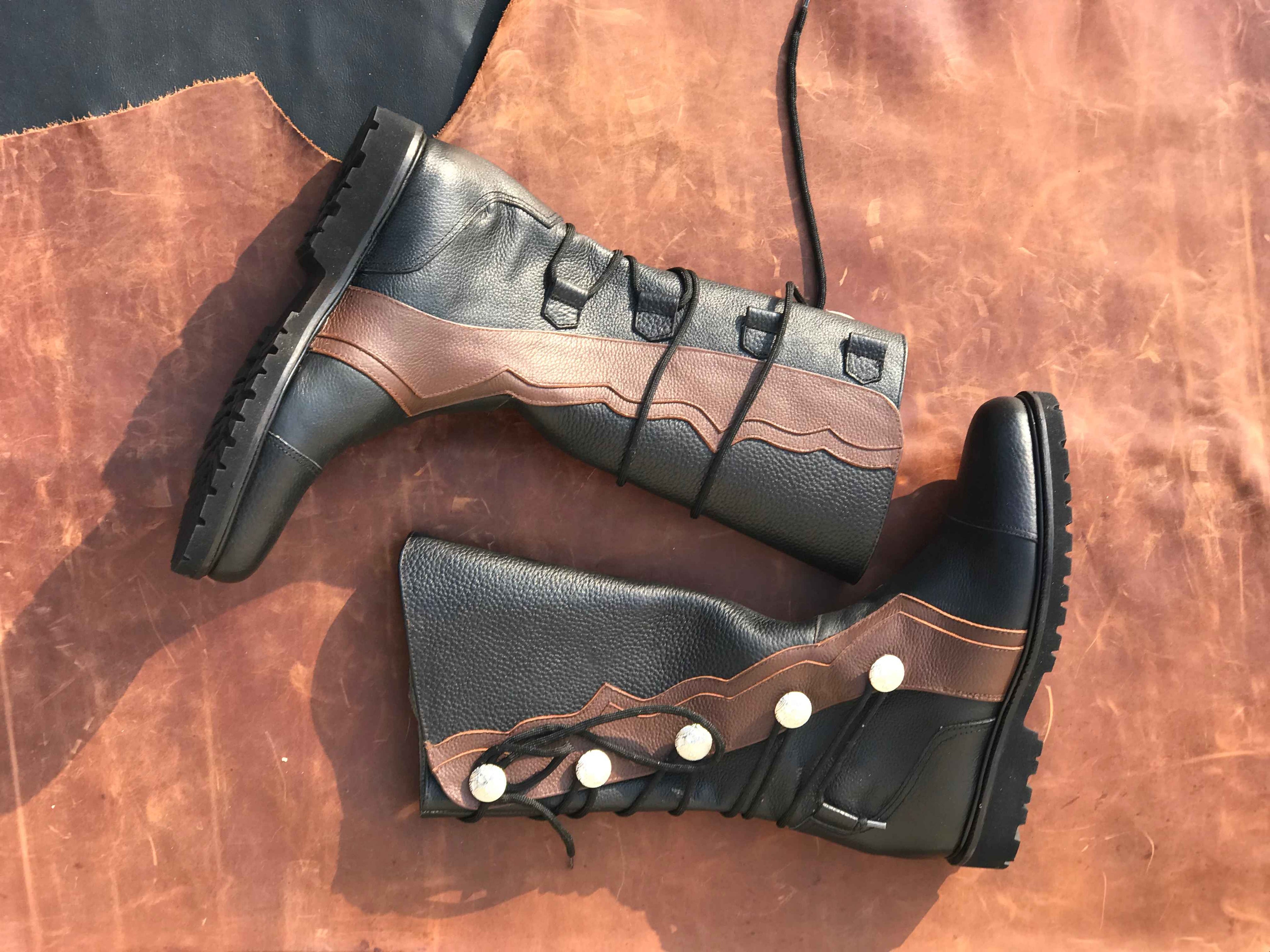 Walking Through Time: Medieval and Renaissance Footwear Unveiled - NOIRTIDE