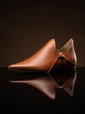 Natural tan genuine leather poulaine crakow medieval shoes — bespoke 14th century pointed toe footwear by Noirtide