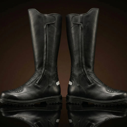 Shaft detail on handmade Batman Returns cosplay boots by NOIRTIDE