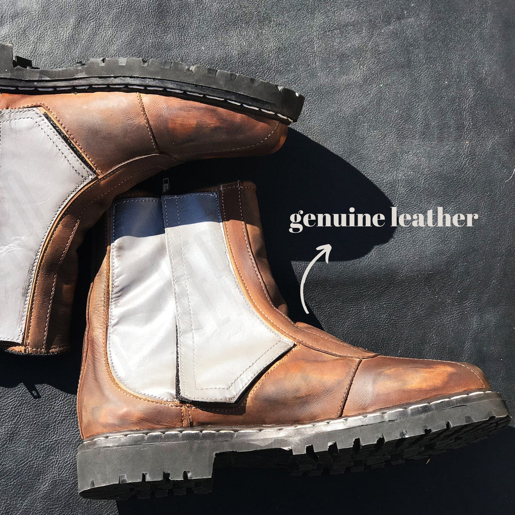 Leather texture on NOIRTIDE Star Wars Mandalorian boots