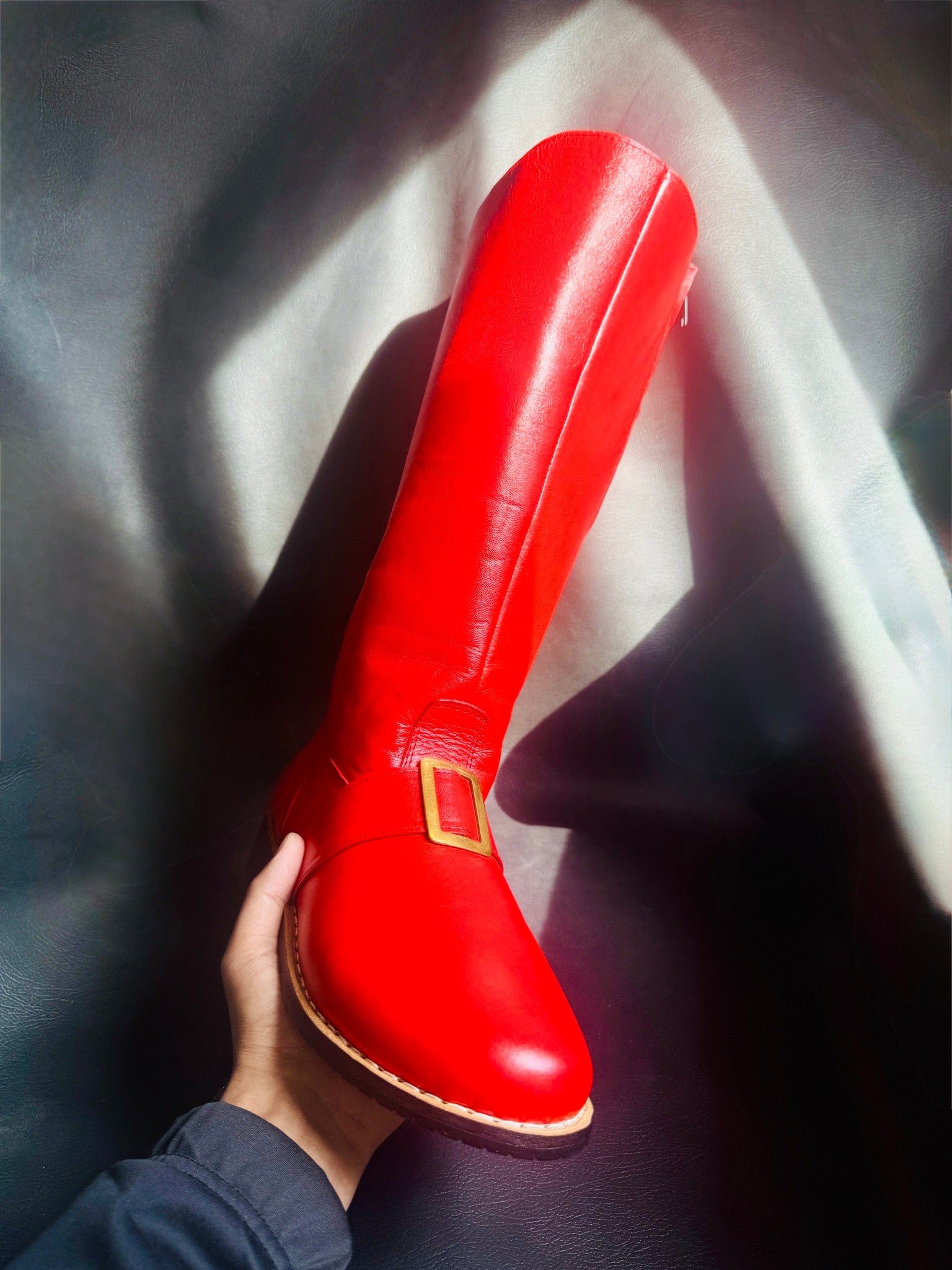 Red leather texture on NOIRTIDE custom Santa Claus boots